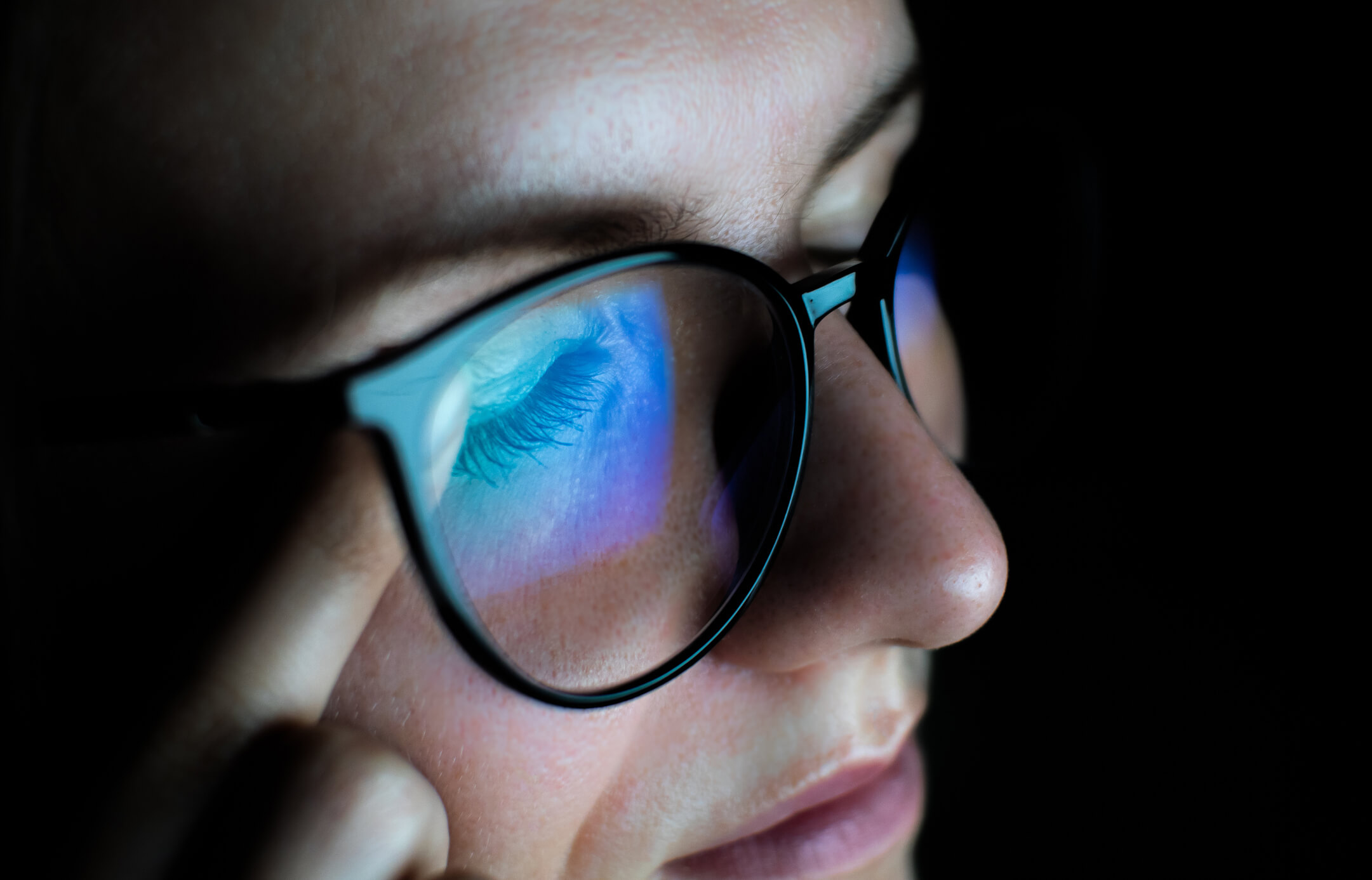 Mavi Işık Filtreli Gözlük Nedir?